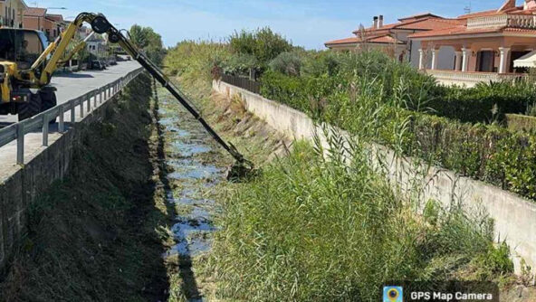 2024_10_08_Prosecuzione lavori di pulizia canale Revoce_Scalea